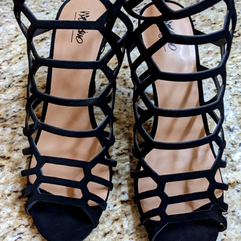 Beautiful Kylea style black size 10 high heels